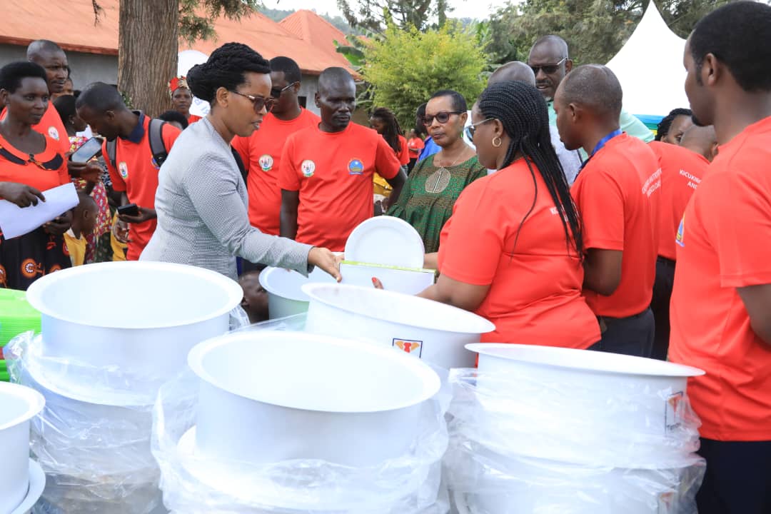 Bahawe ibikoresho byo kwifashisha mu rugo, by'umwihariko mu gikoni