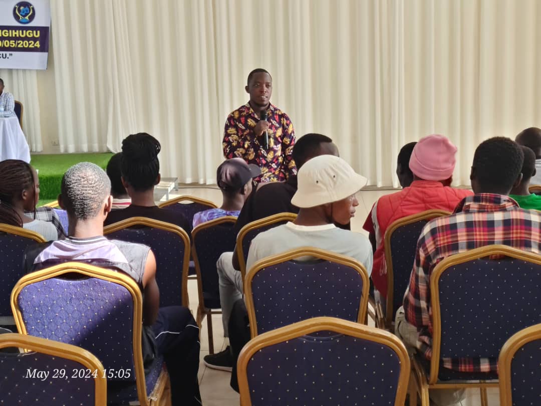 Tuyishime Justin, Umuhuzabikorwa w'Inama y'Igihugu y'Urubyiruko mu Murenge wa Gahanga, yagaragaje ko nk'urubyiruko bishimira aho Igihugu kigeze, bakaba biteguye kurinda ibyagezweho