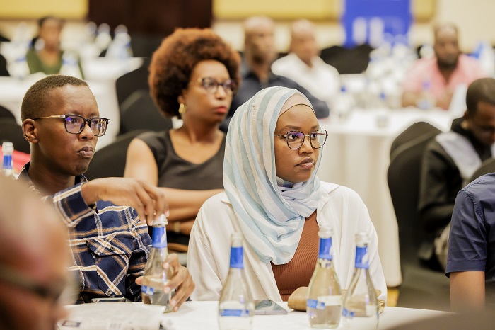 Ni gahunda yishimiwe cyane n'abitabiriye itangizwa ryayo, bavuga ko igiye kubafasha kurushaho kunoza sirivisi batanga