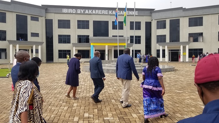 Abayobozi batambagijwe ibice bitandukanye by