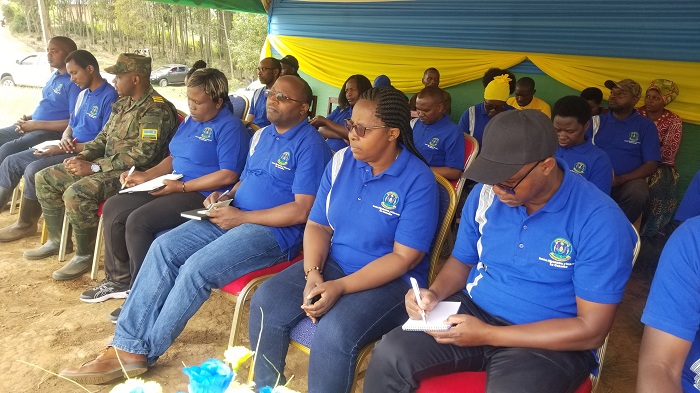 Abagize Inama Njyanama bumva ibibazo by'abaturage