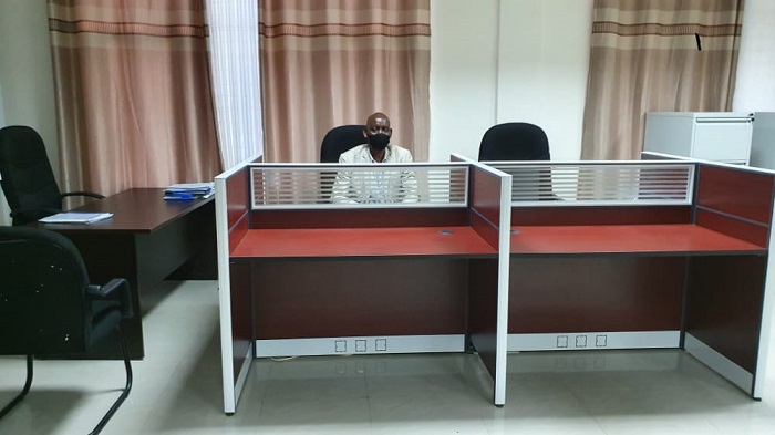 Inyubako ifite ibiro 56 abakozi bakoreramo bisanzuye