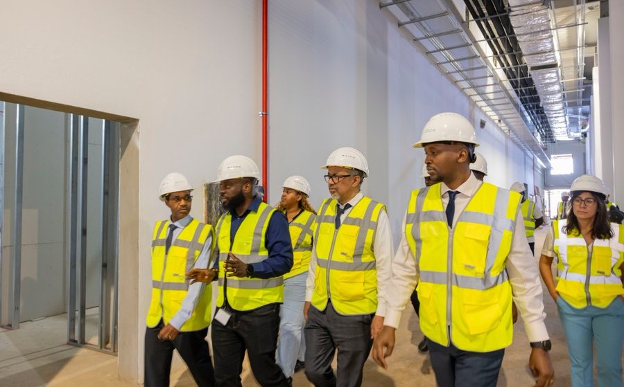 Aba bayobozi batambagijwe bimwe mu bice by