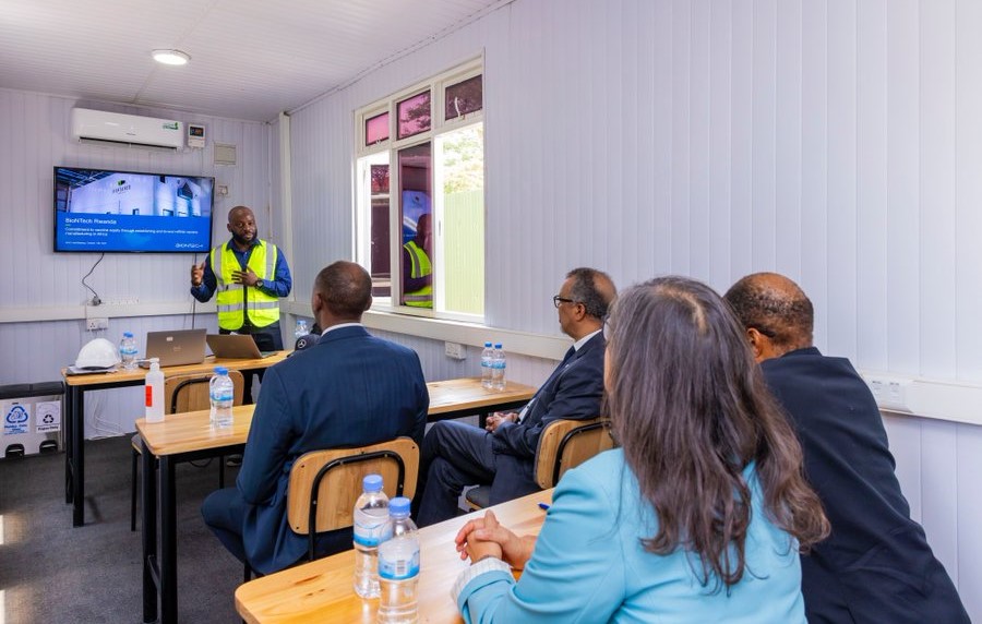 Habayeho n'umwanya wo kugira ibyo basobanurirwa