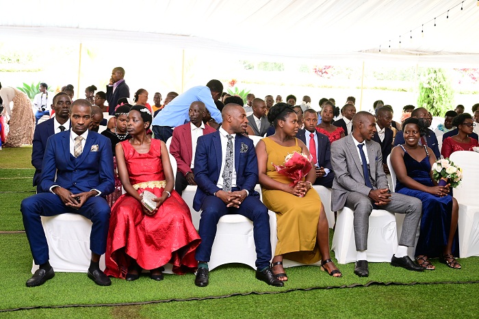 Abasezeranye bari bafite akanyamuneza