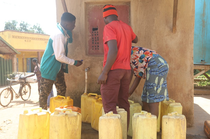 Abatuye i Gasanze mu Murenge wa Nduba ngo nta bibazo by'amazi bakigira