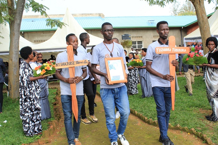 Hashyinguwe imibiri icyenda yagiye ikurwa hirya no hino 