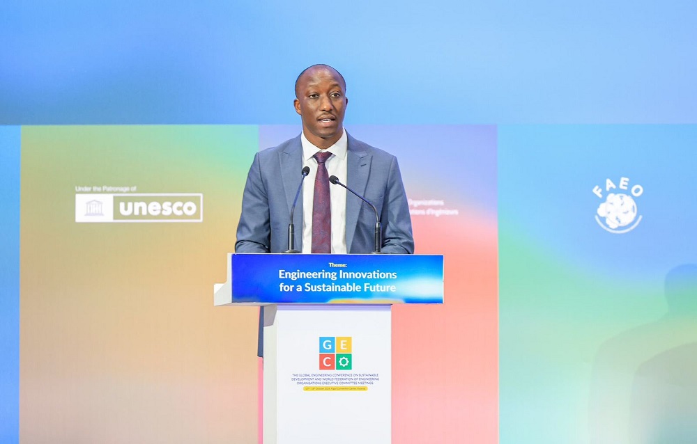 Minisitiri w'Ibikorwa Remezo, Dr Jimmy Gasore