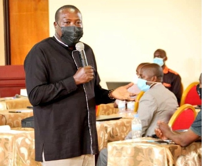 Minisitiri Gatabazi avuga ko hari abayobozi usanga na bo ubwabo batazi aho bayobora