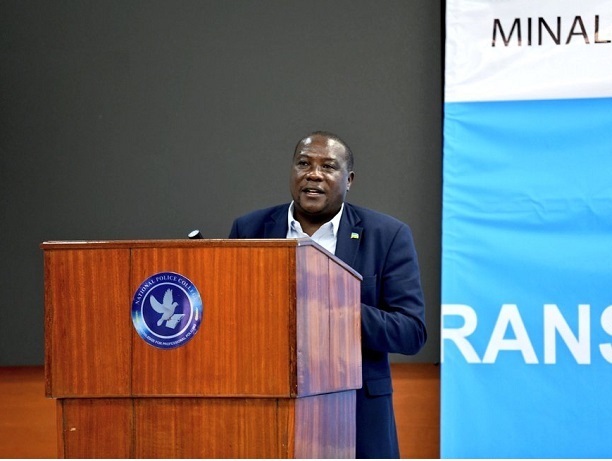 Minisitiri Gatabazi ahamagarira urubyiruko kutagendera mu murongo w