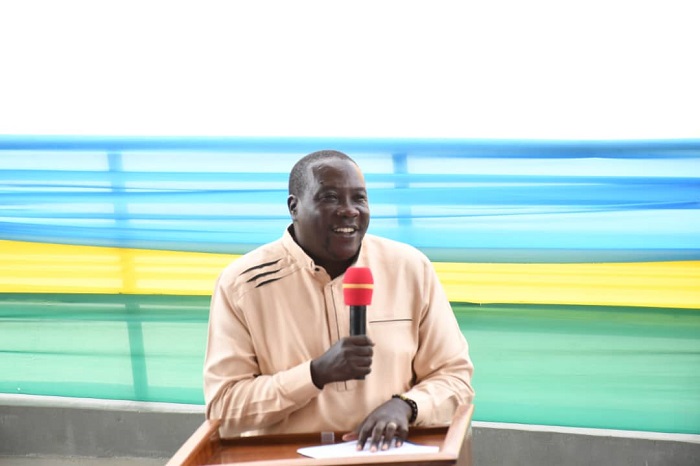 Minisitiri Gatabazi avuga ko Leta itazarebera abarya utw