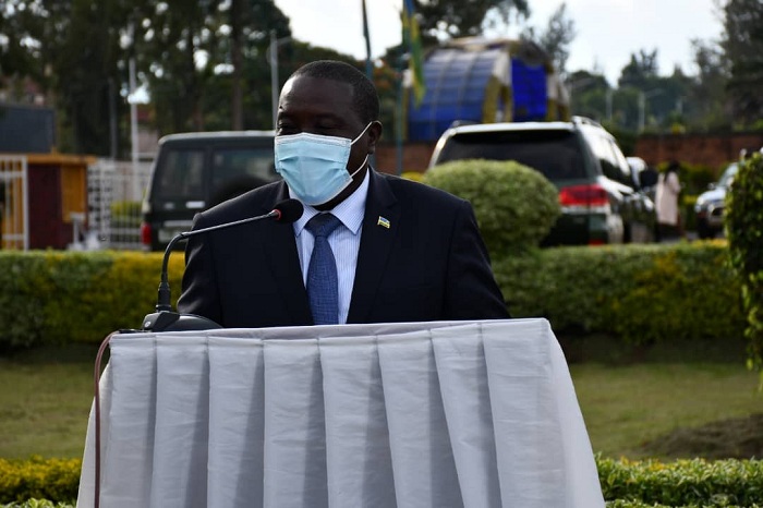 Minisitiri Gatabazi asaba abayobozi kwakira abaturage igihe cyose babakenereye