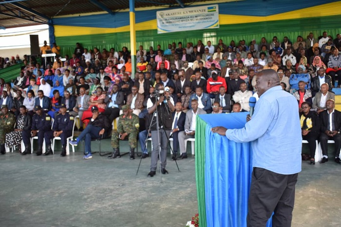 Guverineri Gatabazi yijeje abaturage umutekano usesuye