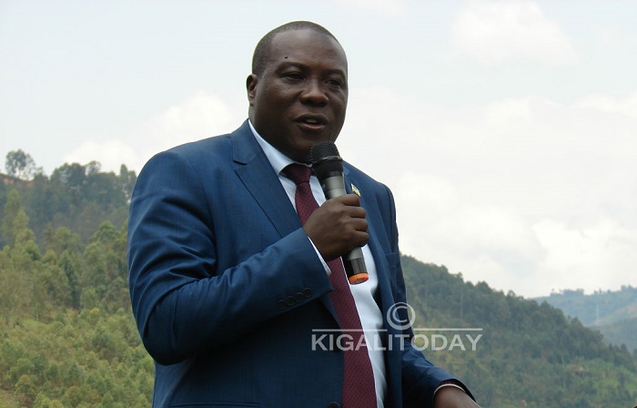 Gatabazi JMV yari asanzwe ari Guverineri w