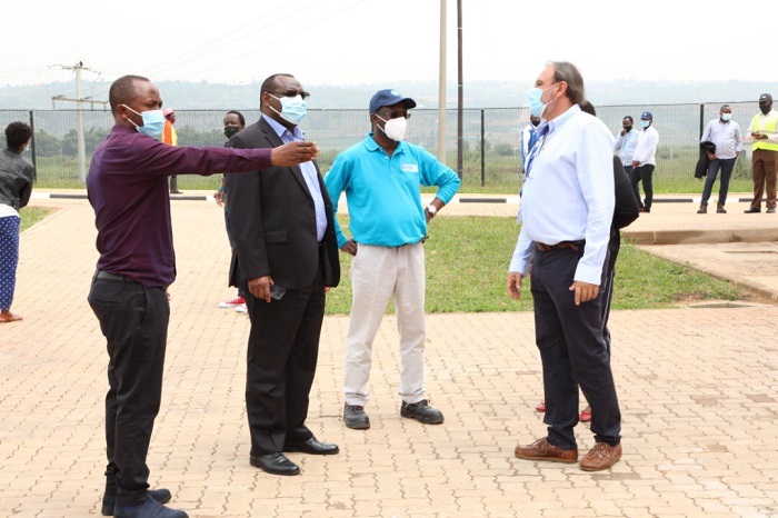 Minisitiri Gatete yasuye uruganda rw'amazi rwa Kanzenze