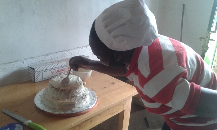 Biga gutunganya ibintu binyuranye binyuranye, iyi ni gateau