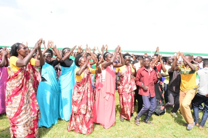 Abaturage ba Gatsibo bavuga ko bagiye kwisuzumisha ku bwinshi kuko bamenye ko imiti itangirwa ubuntu