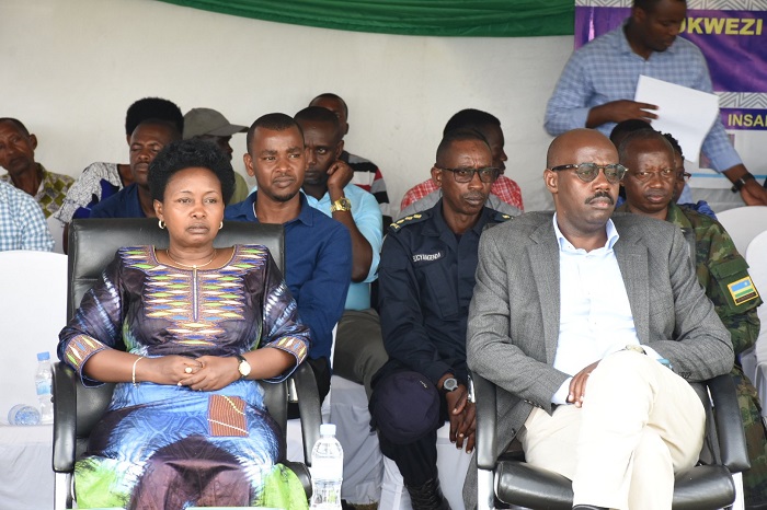 Meya Gasana yavuze ko hari abayobozi bahishira ihohoterwa ry'abana