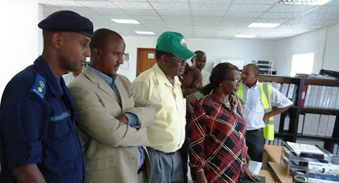 Depite Gasarabwe Jean Damascene (wambaye ingofero y