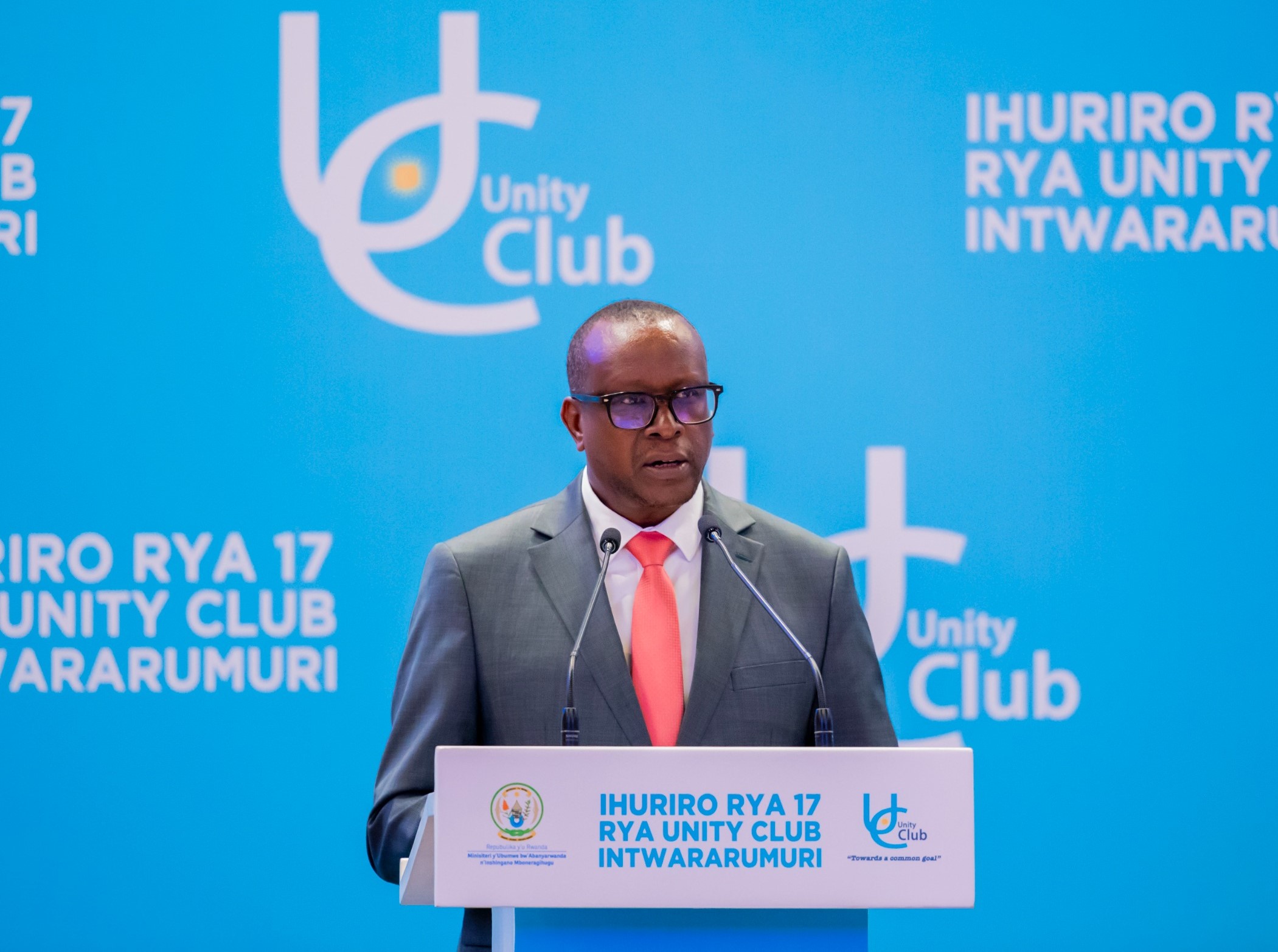 Minisitiri Bizimana yagaragaje ko kubasha gukora neza inshingano bahawe ari indangagaciro y