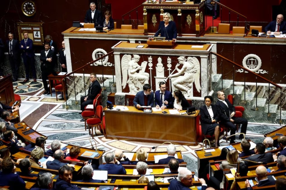 Abagize Inteko Ishinga Amategeko y'u Bufaransa batakarije icyizere guverinoma