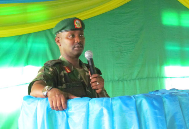 General Ruvusha Emmanuel asaba abayobozi kwirinda gukorana n'umwanzi.