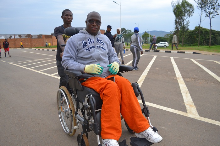 Irihose avuga ko ubumuga umuntu yavukana nta kundi, ariko ko ubuterwa n'impanuka bukwiye guhagarara