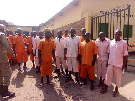 Impuzankano ya rose cyangwa orange yambarwa ahanini n'abasohotse muri gereza