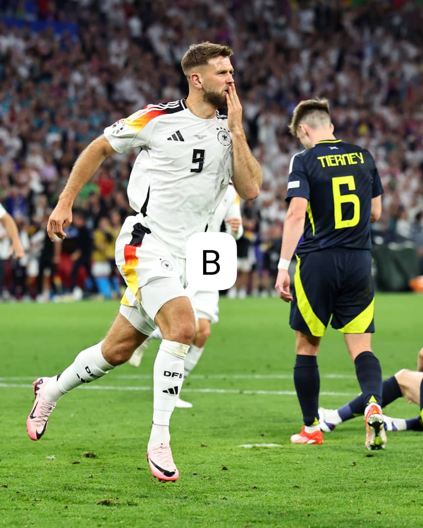 Niclas Füllkrug yishimira igitego cya kane yatsinze