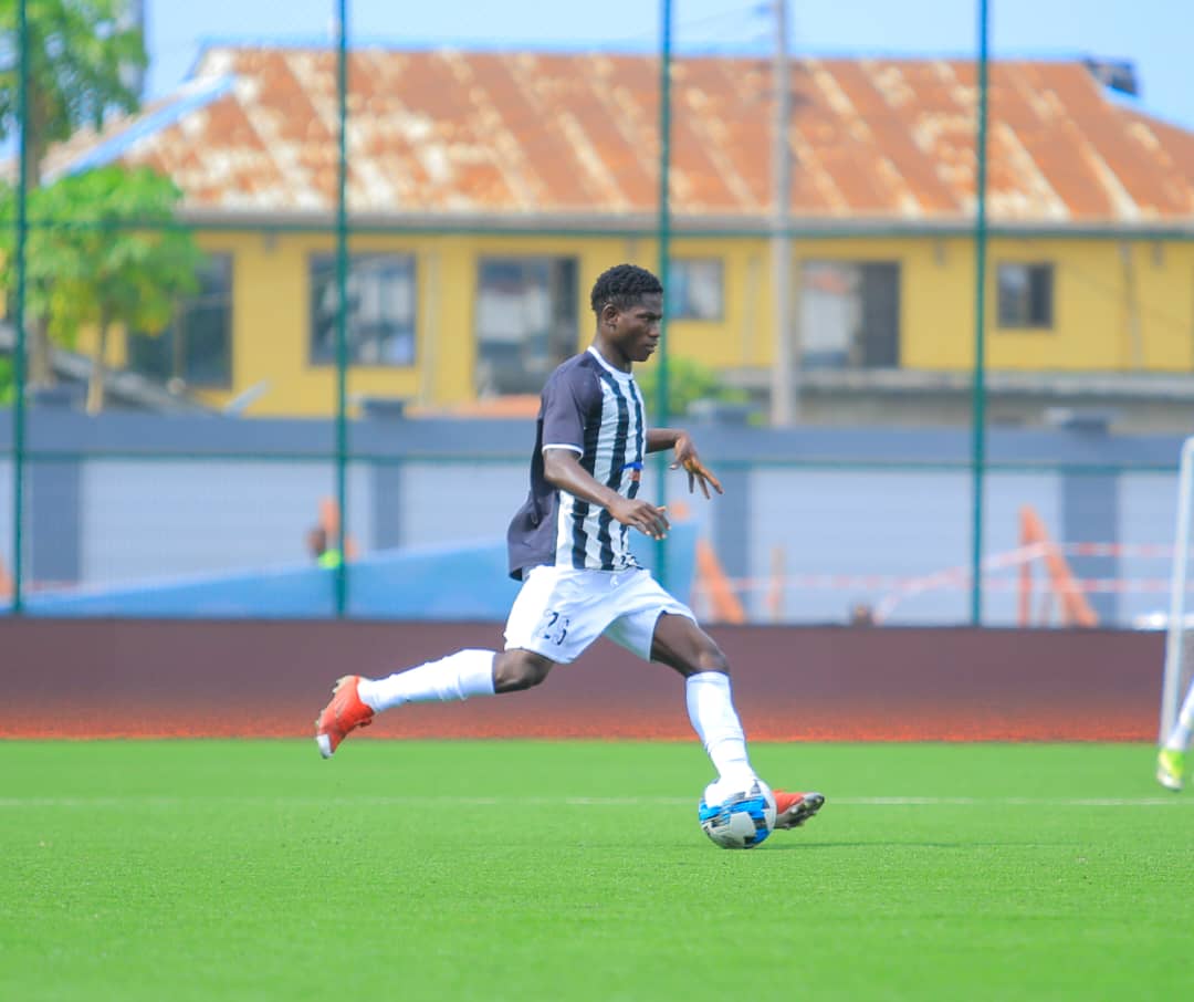 Umunya-Ghana Dauda Yussif Seif ukina hagati yugarira ni umukinnyi mushya wigaragarije abanyamupira ko ari umukinnyi mwiza