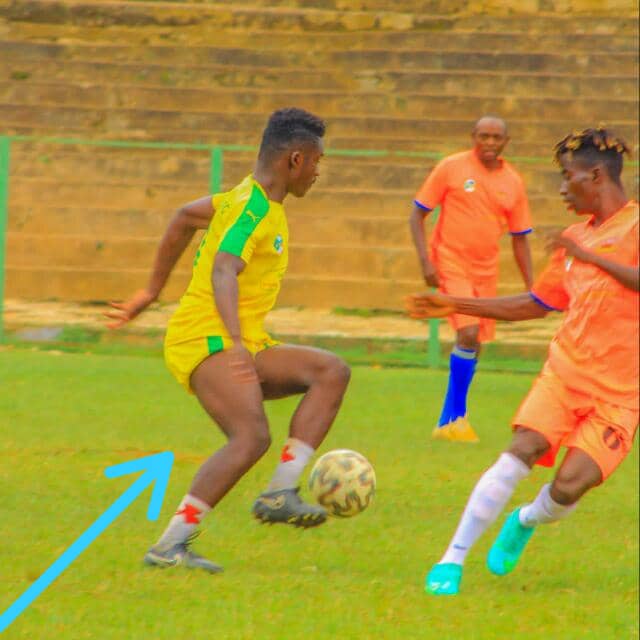 Rutahizamu Okenge Lulu Kevin wakiniraga ikipe ya Gicumbi FC yagiye muri Etoile de l'Est