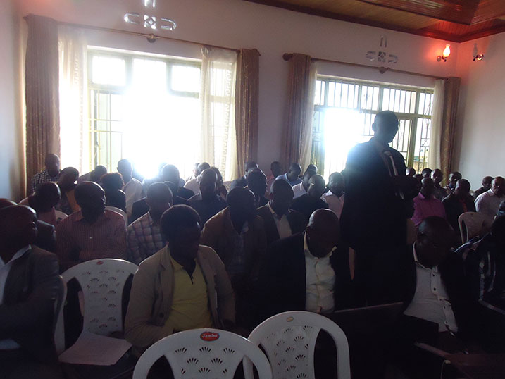 Abikorera biyemeje ko bagiye kuganira ku buryo barushaho guhuza imbaraga bagateza imbere umujyi wabo.