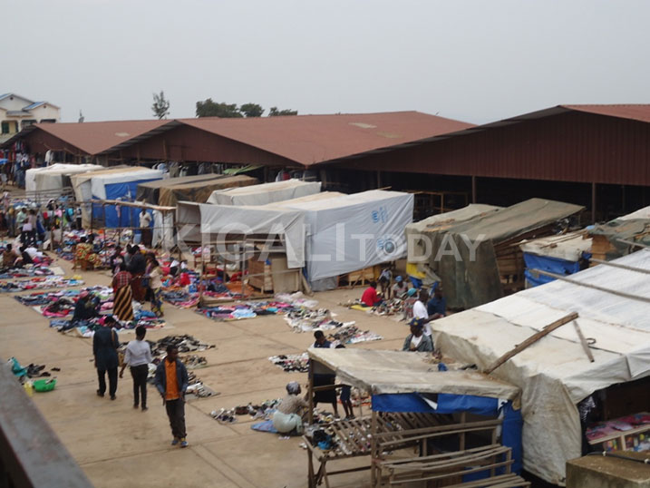 Bamwe mu bacuruzi bavuga ko bagiye gusubira guhinga.