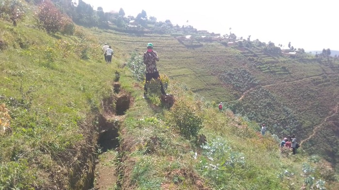 Abaturage bavuga ko batari gushobora kwikorera imirwanyasuri ari yo mpamvu batanze ubutaka bwabo bafashwa na Green Gicumbi