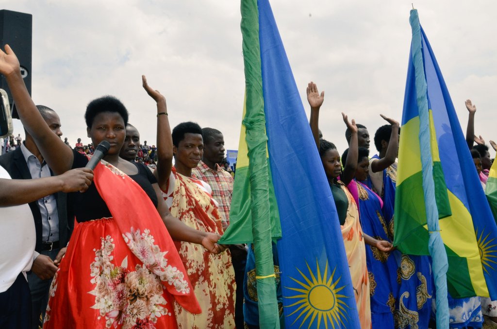 Kubana mu buryo bwemewe n'amategeko bizabafasha kumva bafite uburenganzira n'umutekano mu ngo zabo