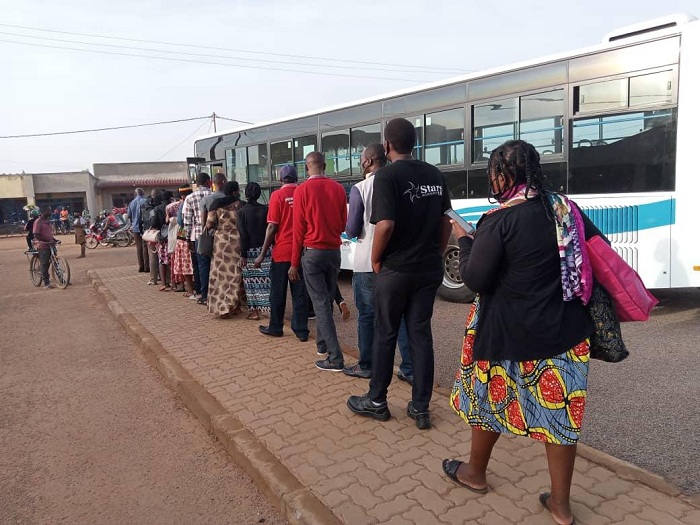 Abagenzi bakora ingendo za Gihara-Nyabugogo bishimiye kuba bahawe bisi