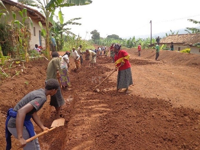 I Gisagara, abakora imirimo y