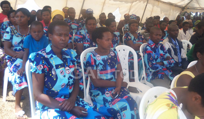 Nyuma yo kwibumbira mu matsinda yo kwizigama abagore na bo nemeza ko bagira uruhare mu guteza imbere ingo zabo.