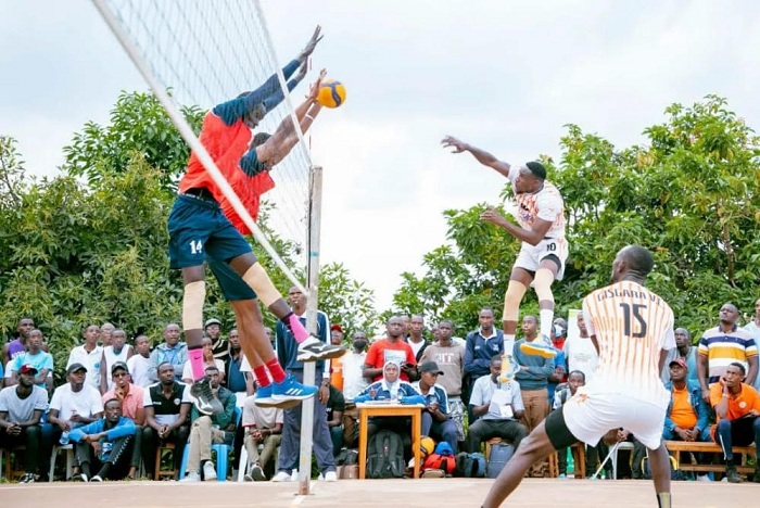 Dusenge Wicklif na Emmanuel bagerageza guhagarika Niyogisubizo Tyson wa Gisagara VC