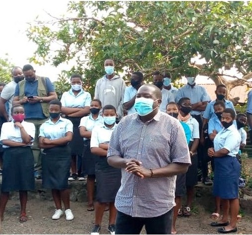 Minisitiri Gatabazi yanasuye ishuri rya ESSA Gisenyi ryangijwe n'umutingito