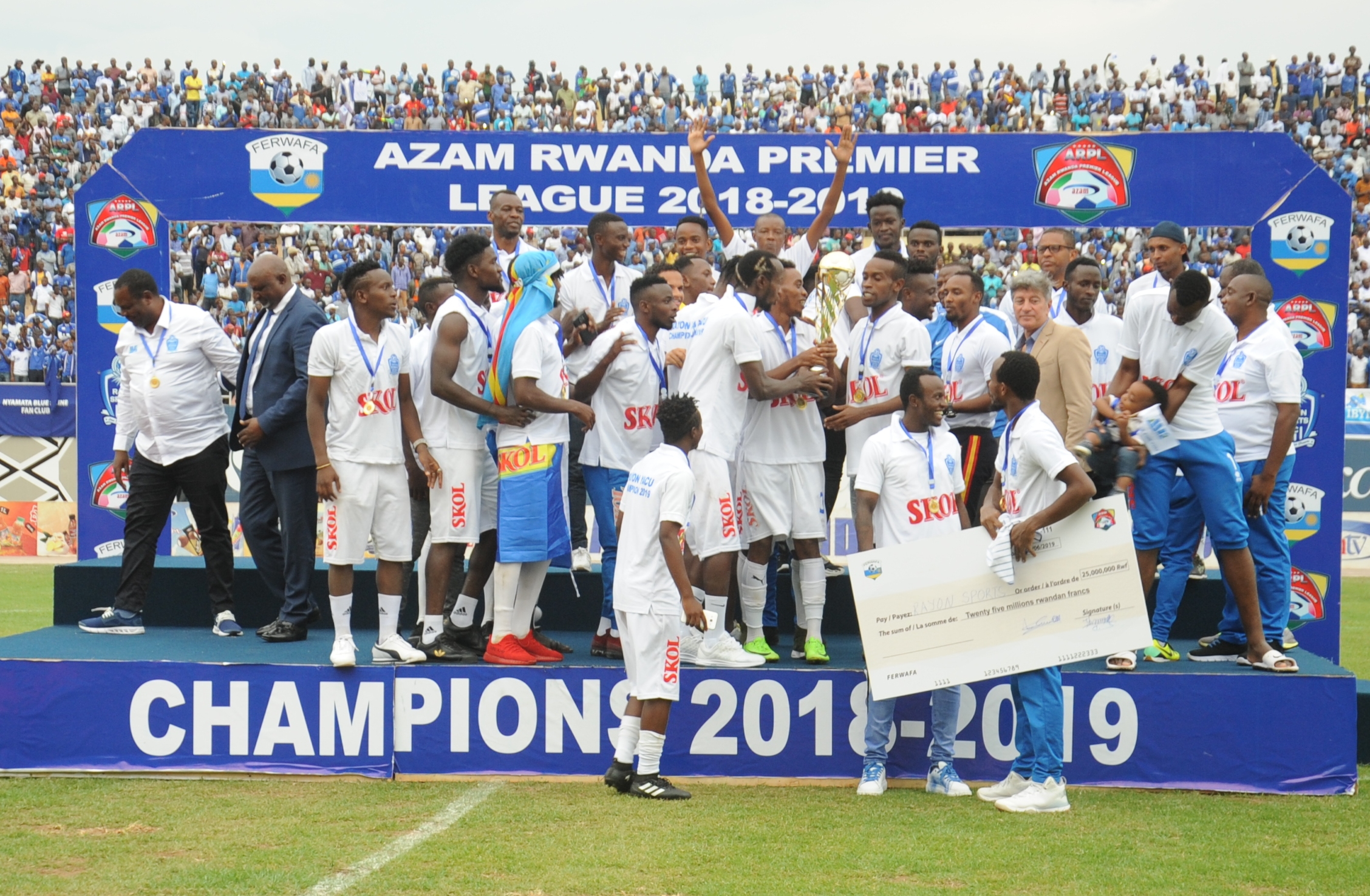 Rayon Sports ihabwa igikombe cya Shampiyona