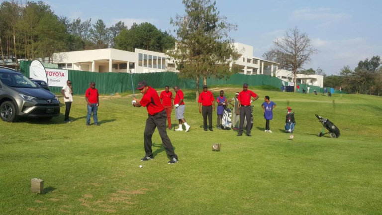 Uko barushanwaga nta n'umwe wabashije gutera agapira mu twobo 18