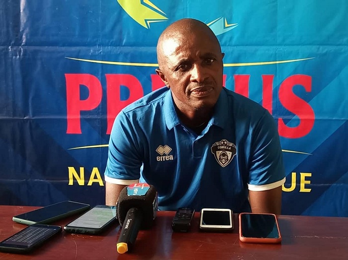 Edouard wa Gorilla ngo ba rutahizamu be barimo kumutenguha 