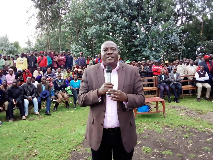 Guverineri Gatabazi yahumurije abo baturage abasaba kuba maso no kugira uruhare mu kwicungira umutekano