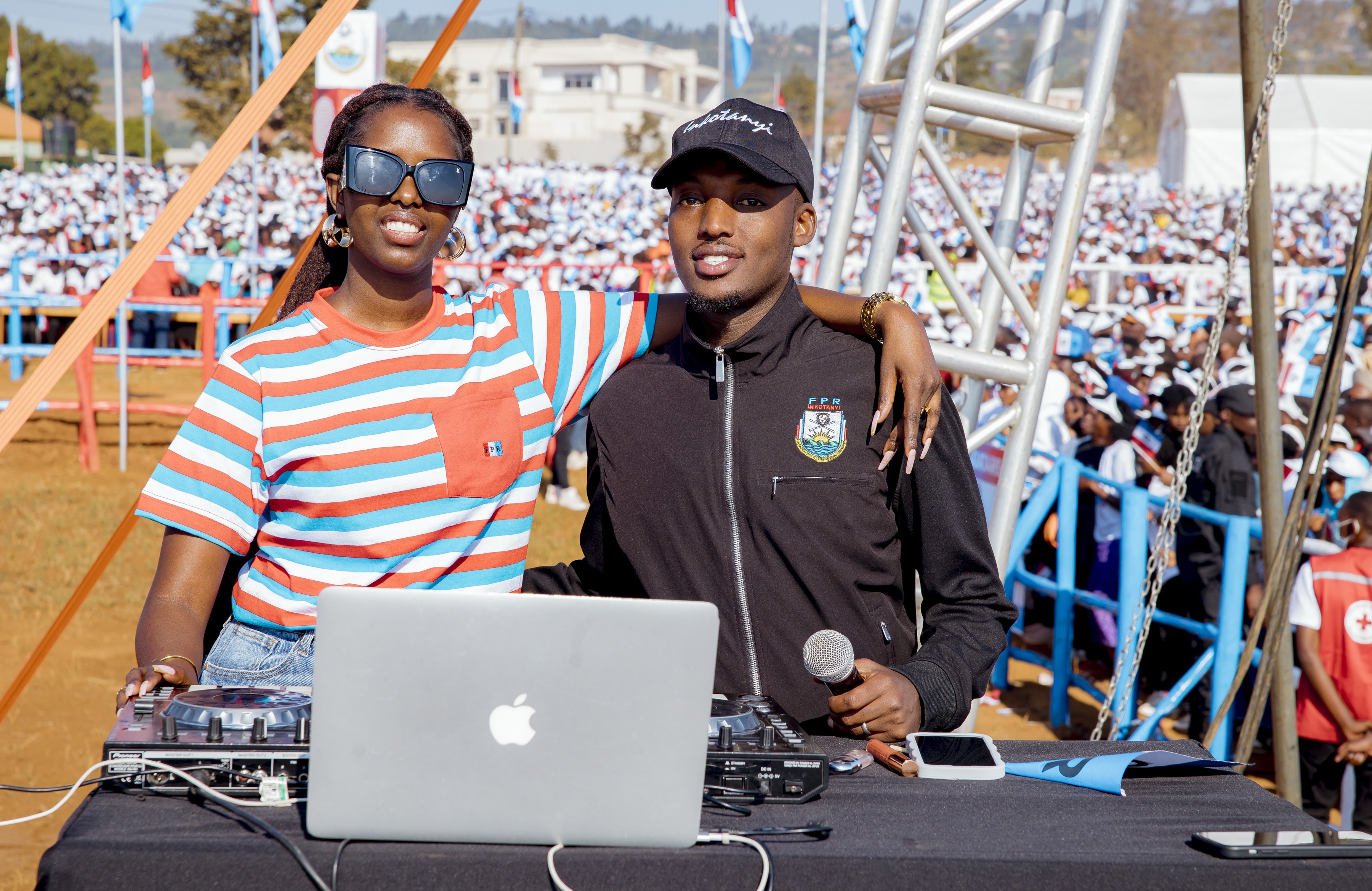 Dj Sonia na MC Brian