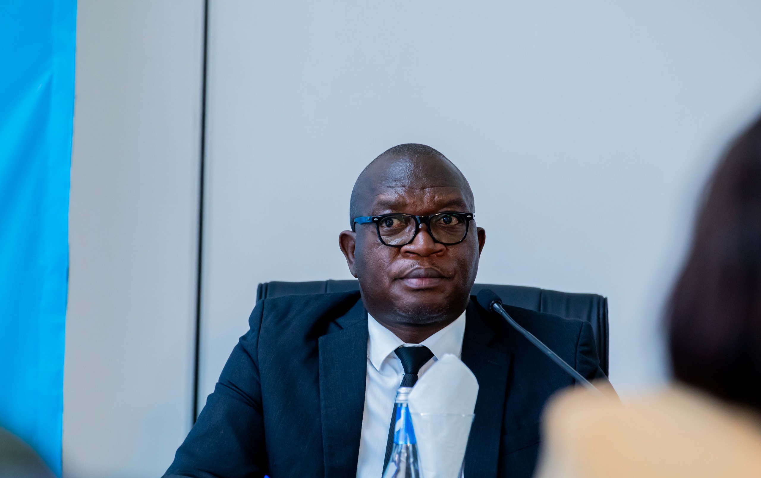 komiseri muri NEC Faustin Semanywa avuga ko nubwo kwiyamamaza ari ubure nganzira bwa buri wese wabyemerewe na NEC ariko hari uko bikorwa