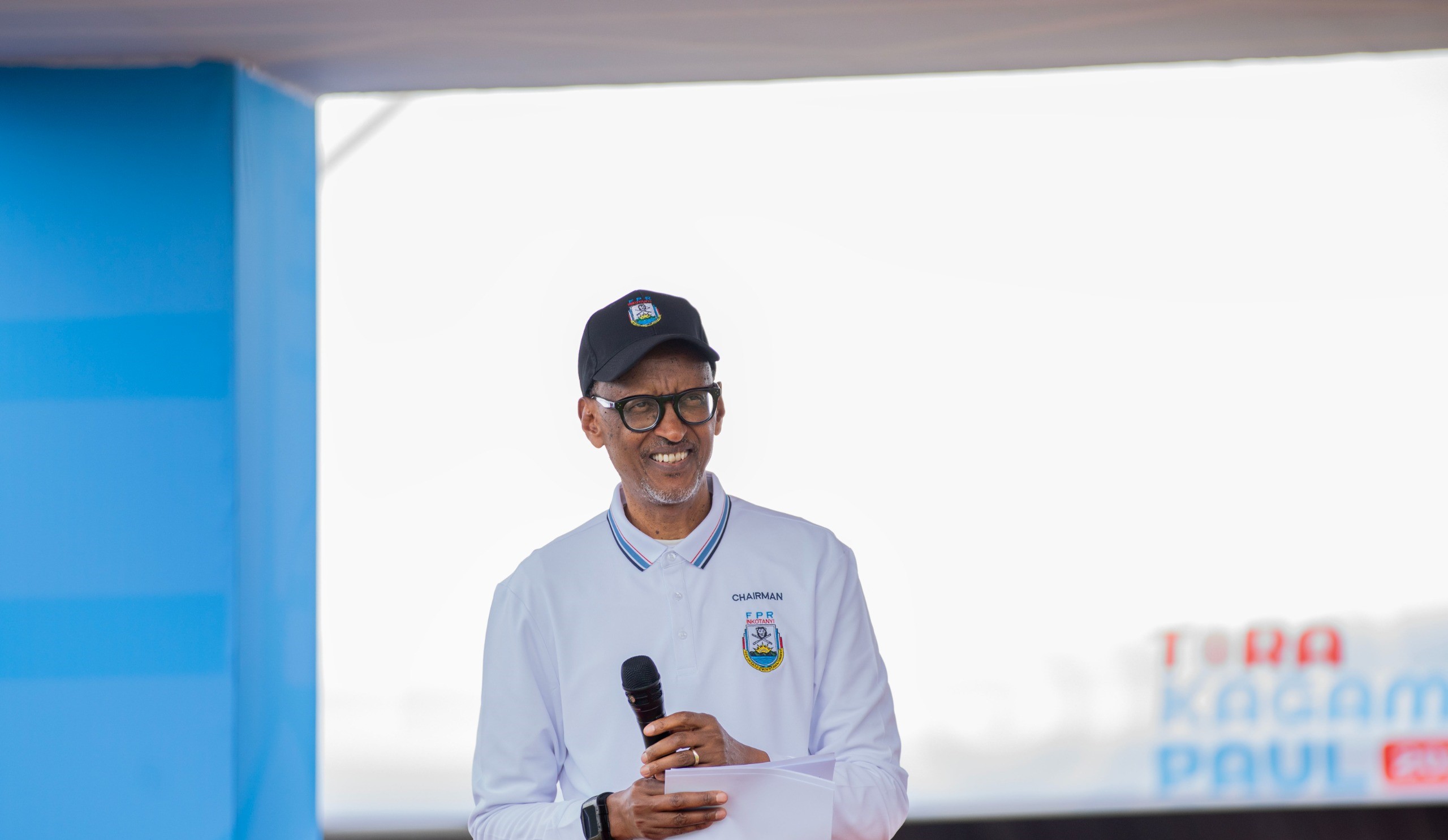 Umukandida wa FPR Inkotanyi, Paul Kagame, ubwo yari mu gikorwa cyo kwiyamamaza i Musanze