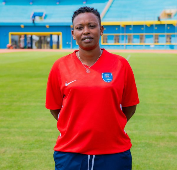 Grace Nyinawumuntu ni umutoza wabonye impamyabumenyi yo gutoza yo mu rwego rwa B mu mwaka wa 2008