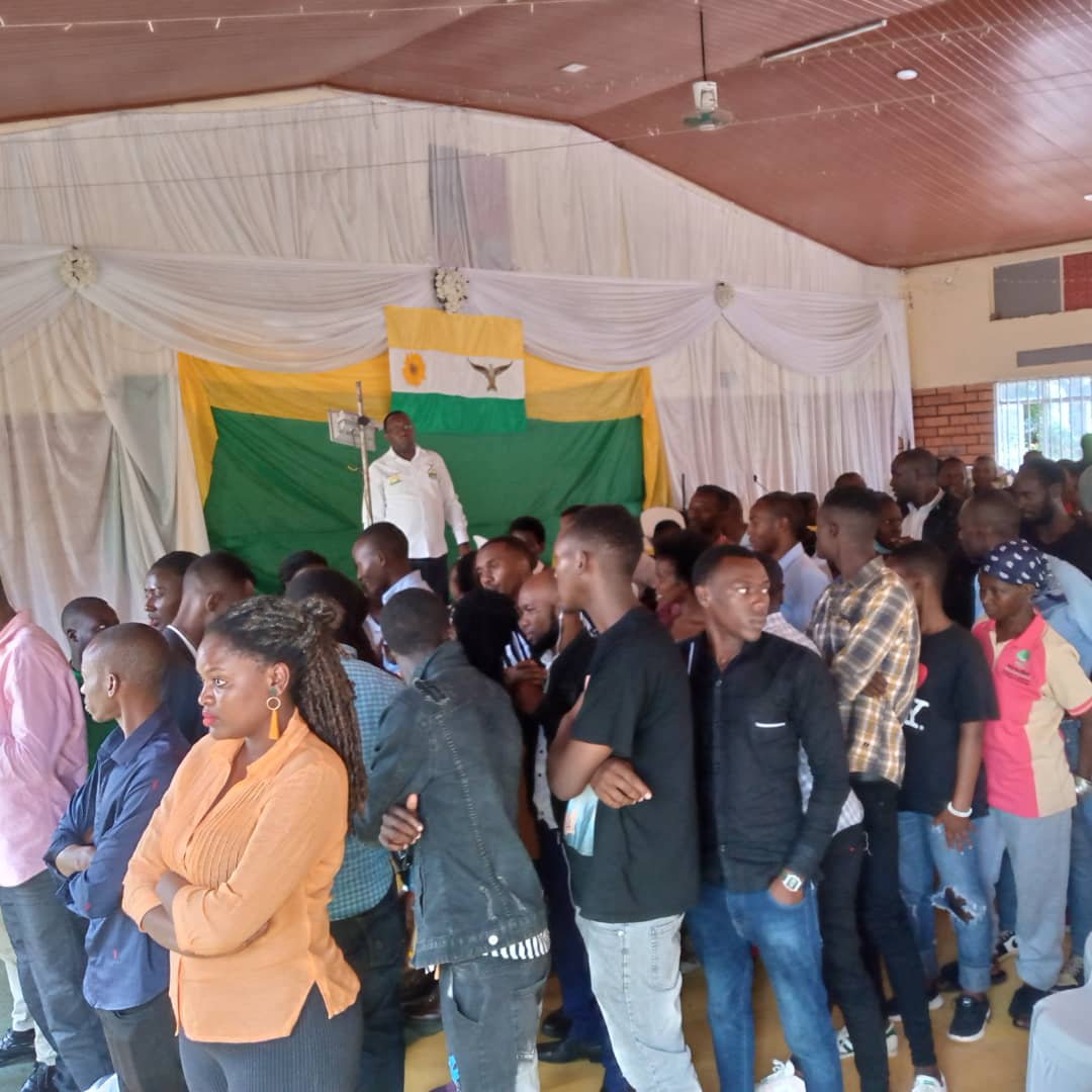 Batoye ababahagarariye mu turere