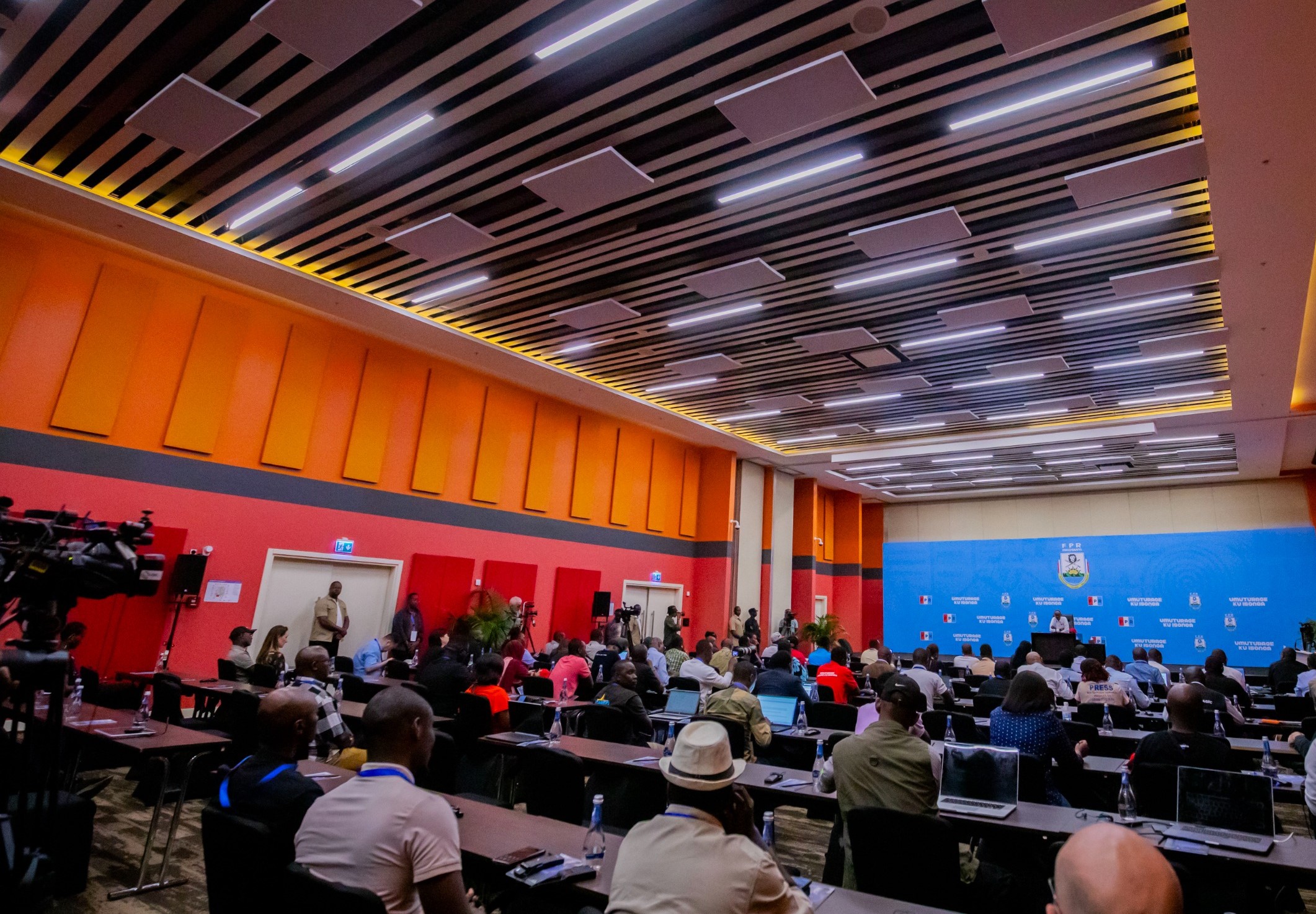 Ni ikiganiro yagiranye n'itangazamakuru rirmo iryo mu Rwanda ndetse no ku rwego mpuzamahanga